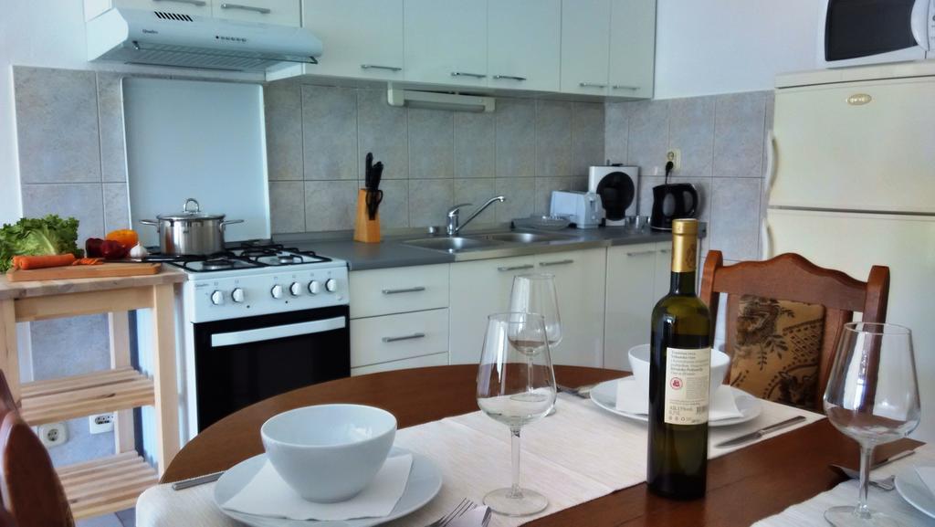Jere & Anka Apartment Primosten